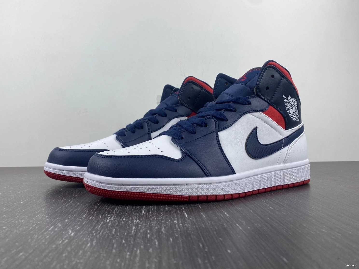 Jordan 1 USA Mid - 852542-104 SE 0518